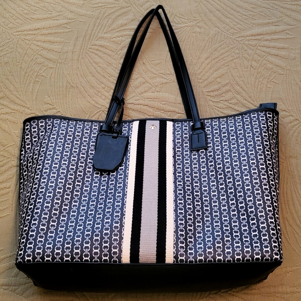 Tory burch black coated canvas tote with zipper